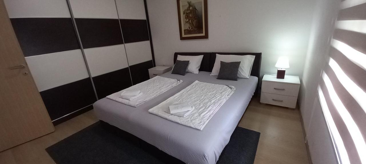 Apartments Platz โมสตาร์ ภายนอก รูปภาพ