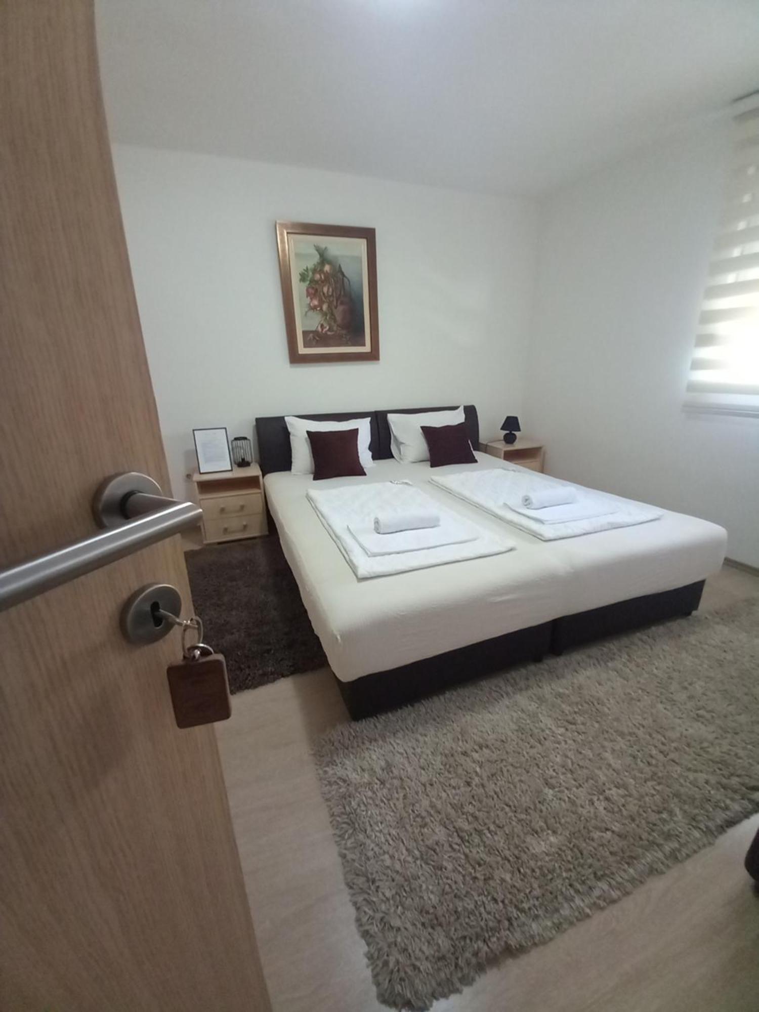 Apartments Platz โมสตาร์ ภายนอก รูปภาพ